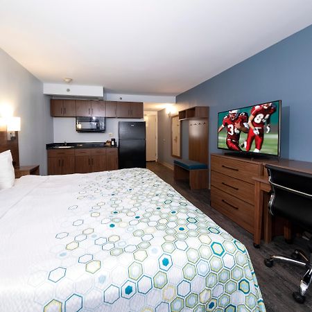 Red Roof Inn & Suites Wilmington - New Castle Ngoại thất bức ảnh